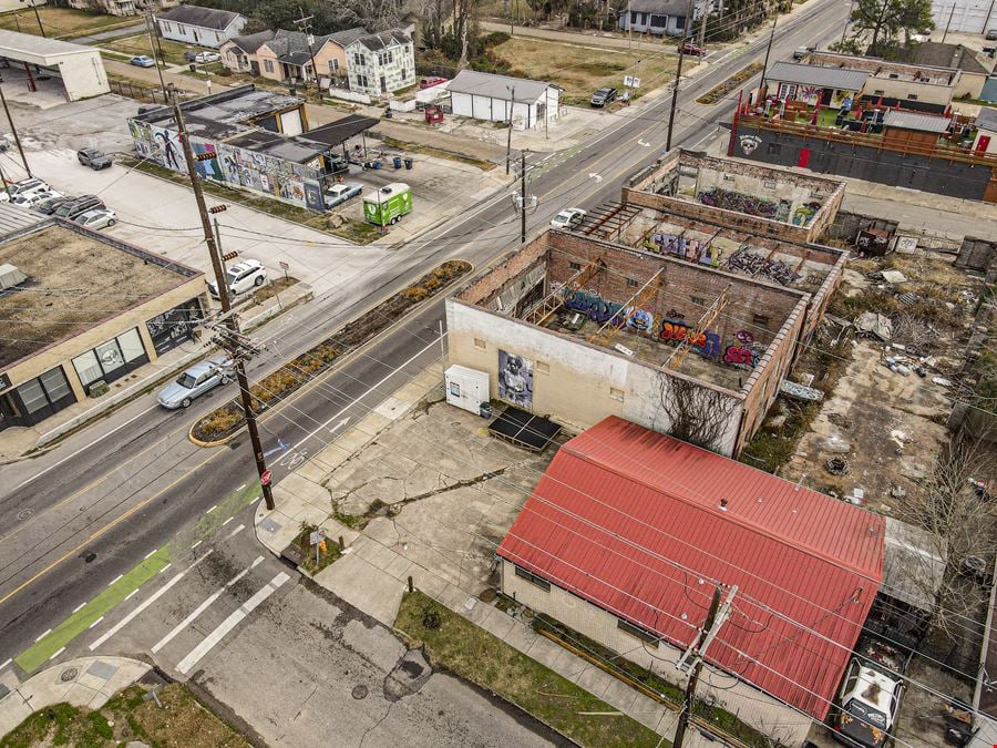 Freestanding Mid-City Retail / Office next to Electric Depot