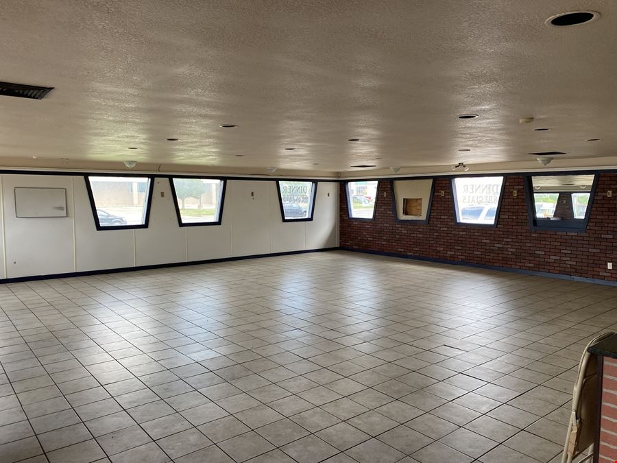 Flint - Freestanding Retail/Restaurant/Gas Station Redevelopment Opportunity