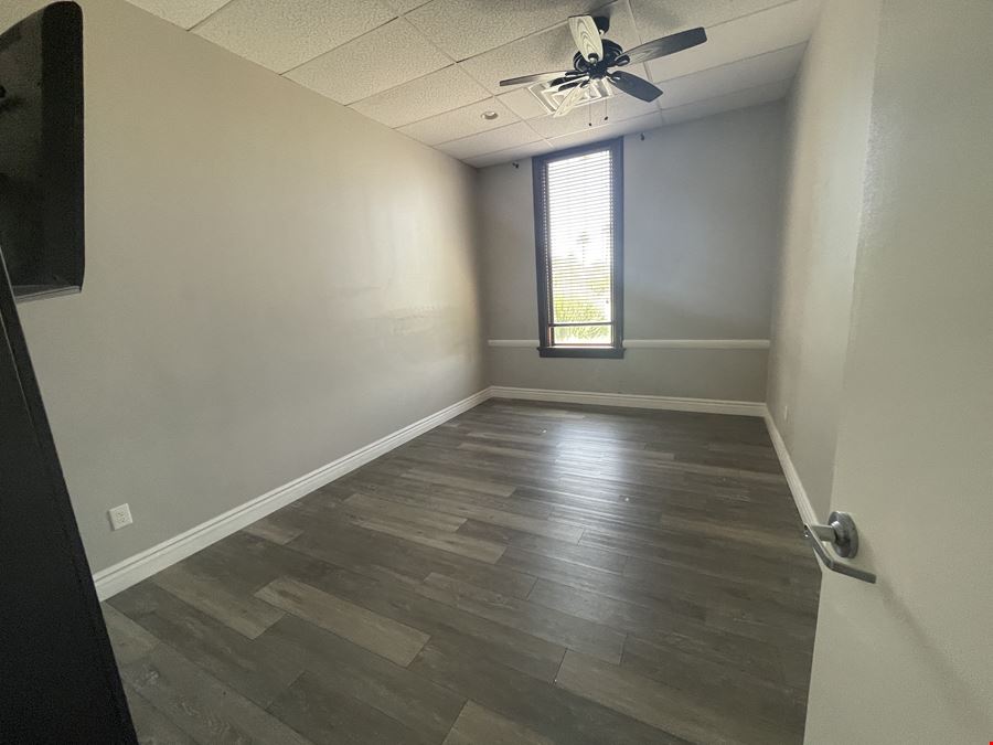 10702 W Peoria Ave