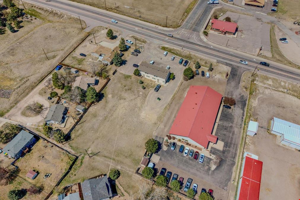 Multi-Tenant Office Building w Ample Parking