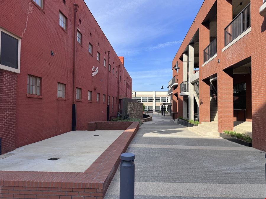 OFFICE/RETAIL BUILDING FOR LEASE