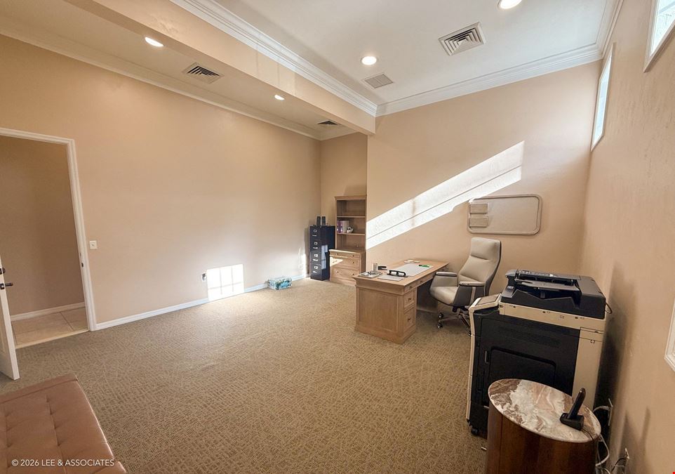 5215 SW 91st Ter - Haile Village Executive Office Suite