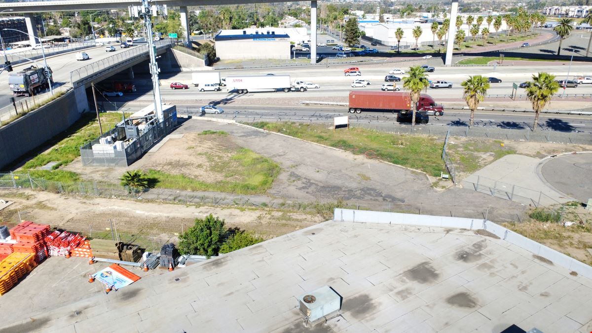 2200 E. La Cadena Dr.