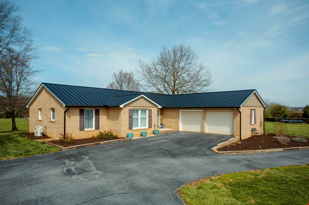 COUNTRY LIVING MEETS BUSINESS OPPORRUNITY ON 5+ ACRES