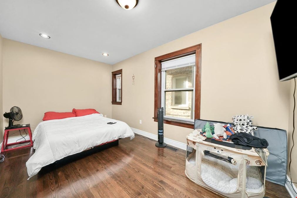 6933 S Washtenaw