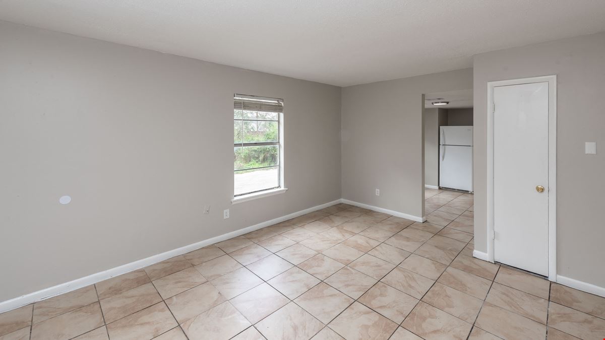 Royal Oaks Apartments