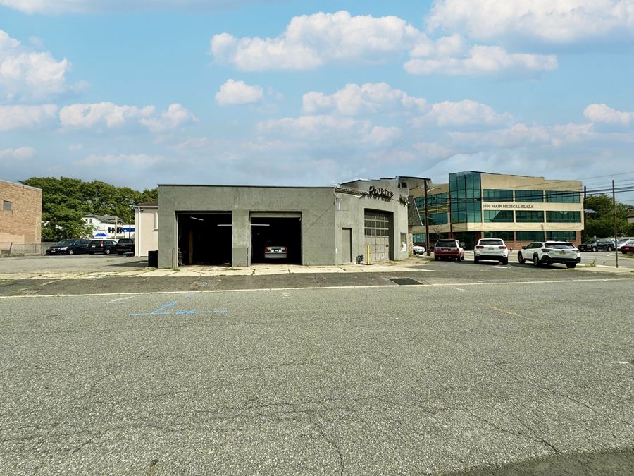 ±1,800 SF Mechanic Garage for Sale