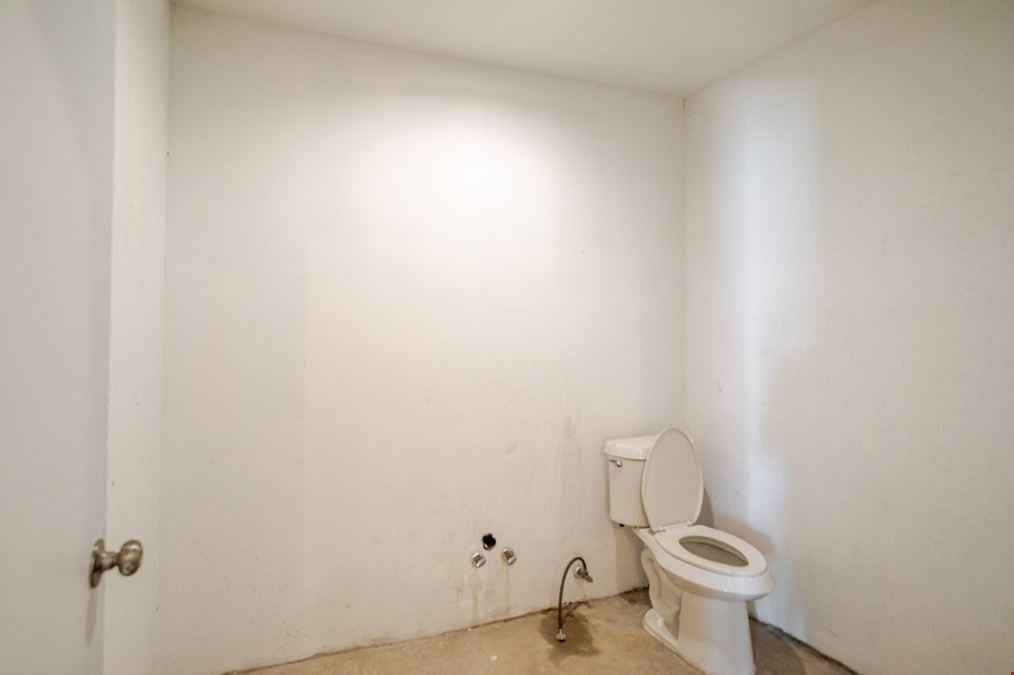 Chinatown Single Unit Free Stndng Bldg