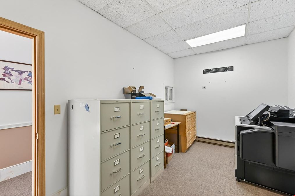 123 S Main St, Athol