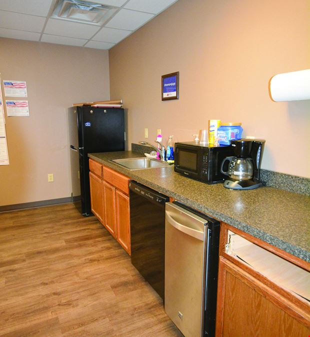 Little Rock Port Area Office/Warehouse Building for Lease