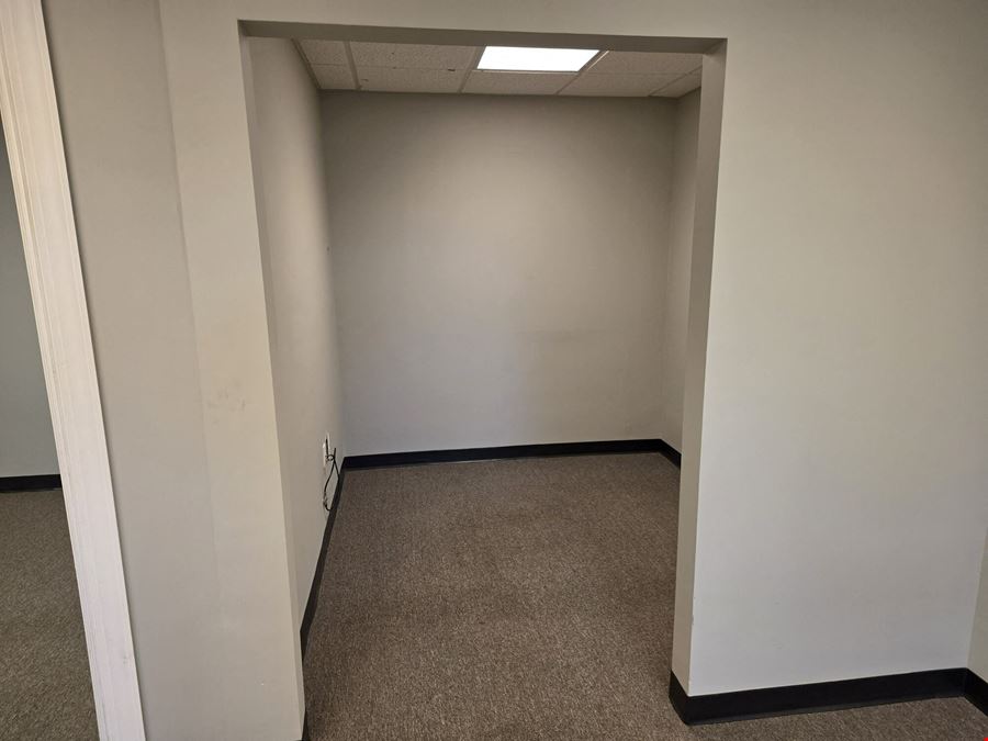 Contractor's Business Park: 1800sf Flex Condo for Sale