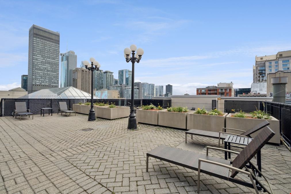 Les Cours Mont-Royal