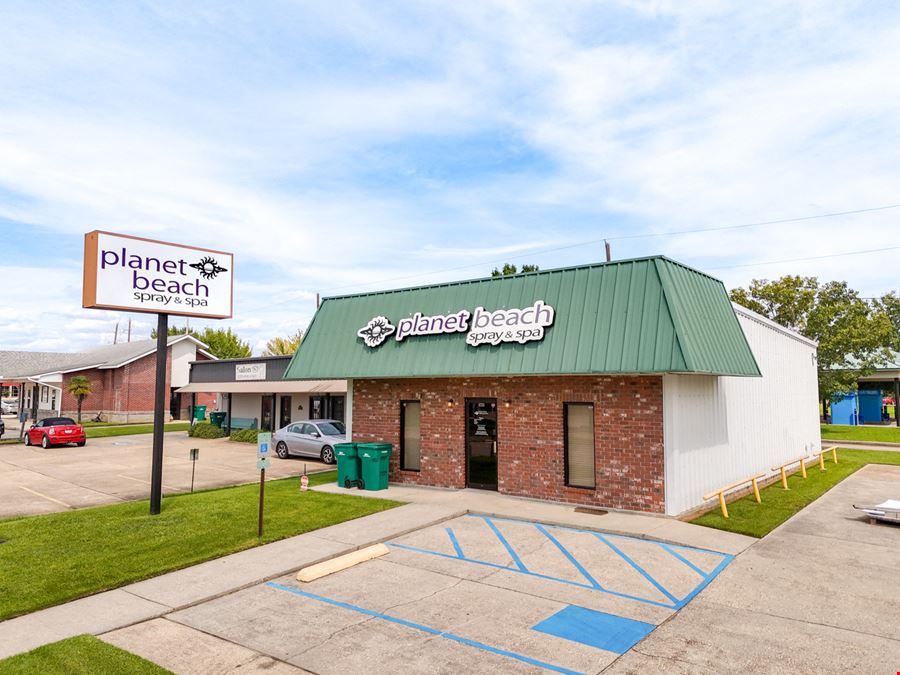 Standalone Retail Building Near Zachary Walmart and Lane Regional