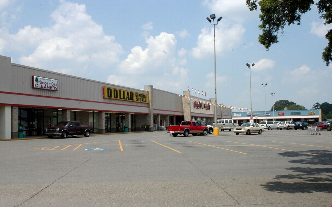 Scott Oaks Plaza