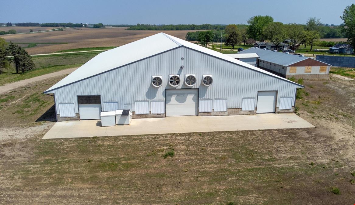 56841 270th Ave  - Commercial Storage Pole Barn For Lease