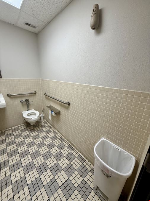 1000 Clarksville St_Paris Health_Prop #2