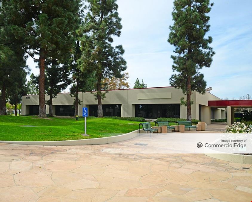 Harbor Gateway Business Center - 3550 & 3560 Hyland Avenue