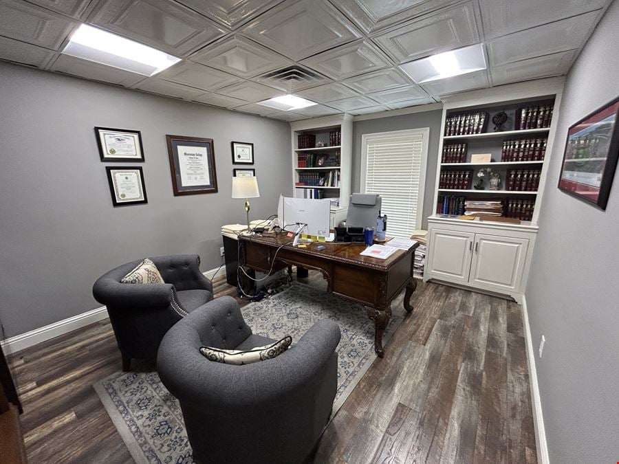 10 Lakeland Circle
