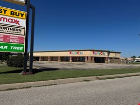RETAIL SPACE AVAILABLE WITH KELLOGG FRONTAGE