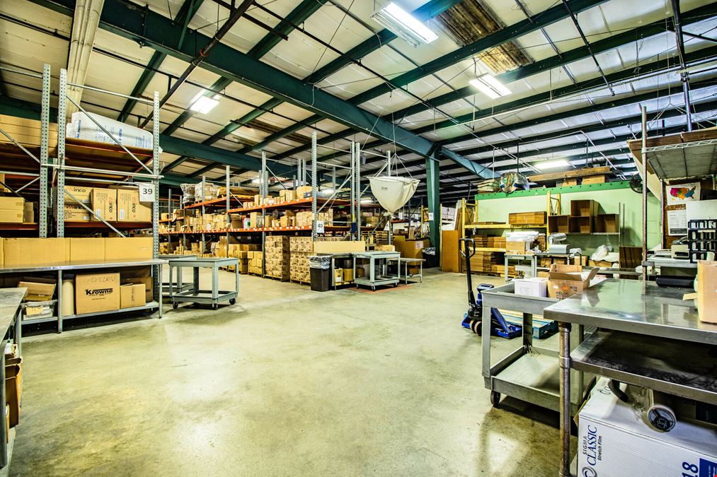 Stand Alone Warehouse Near Polk Parkway