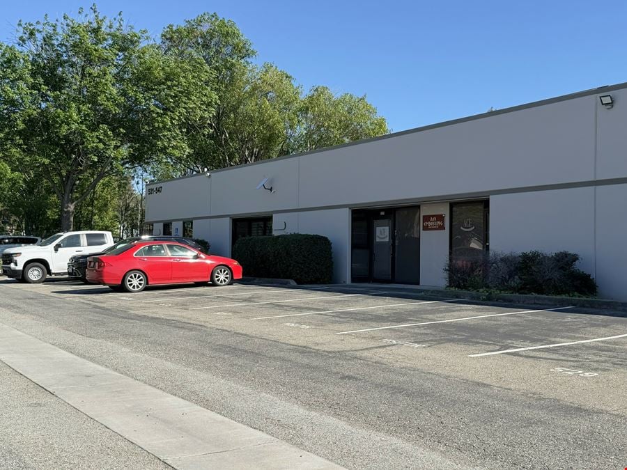 525 & 527 Sinclair Frontage Rd 