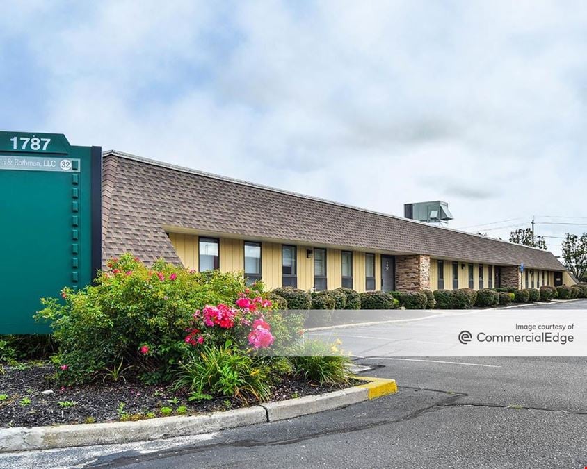 Crossroads South Corporate Park - 1787 & 1797 Veterans Memorial Hwy