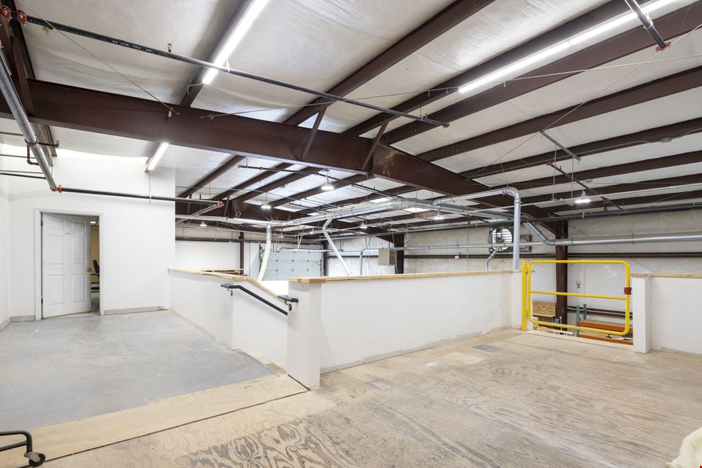 7,000 SF Industrial Space FOR LEASE in Nicholasville, KY