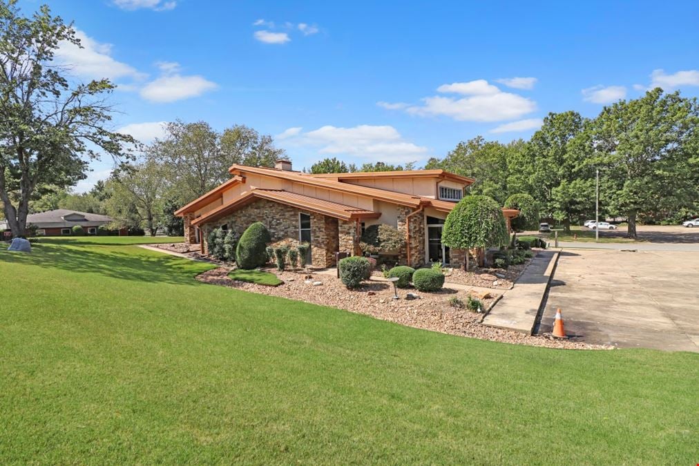 906 Osler Dr