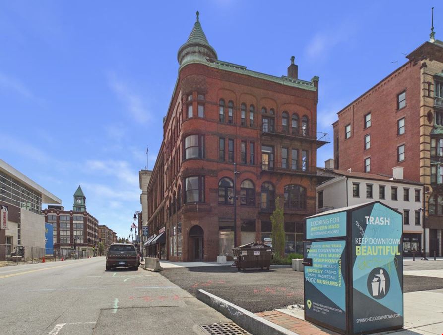 1252 Main St