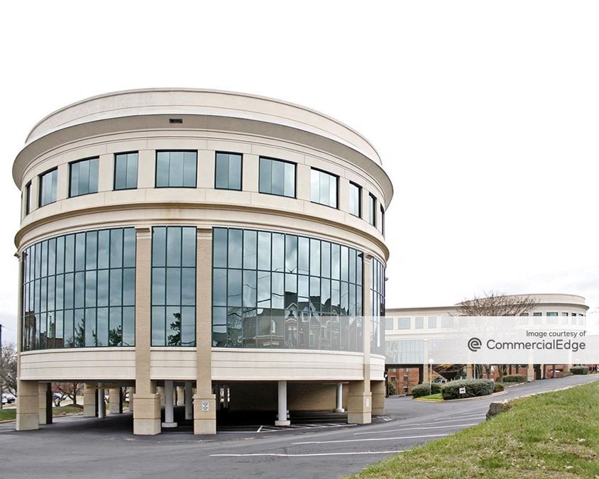 McLean Plaza - 6849 Old Dominion Drive