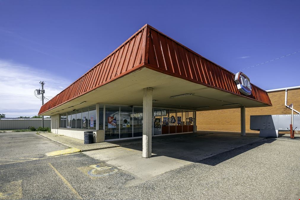 Freestanding Drive-Thru Restaurant Building in Olton, TX