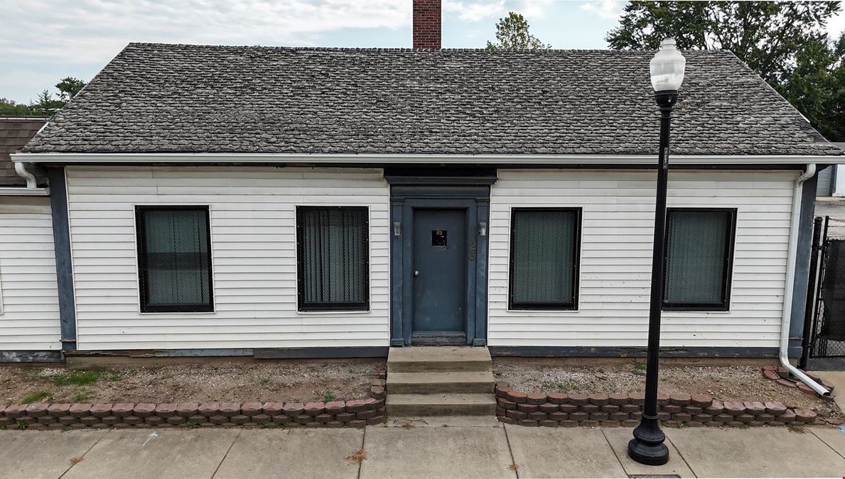 123 North Pine Street