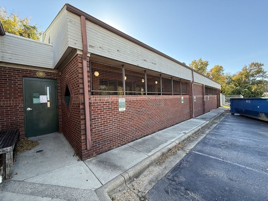 7,265 SF Former Vet Clinic | Ready for Medical Use