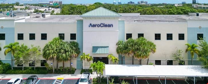 Gardens Commerce Center | ±19,950 SF Office/Warehouse | Fully A/C | Prime Location