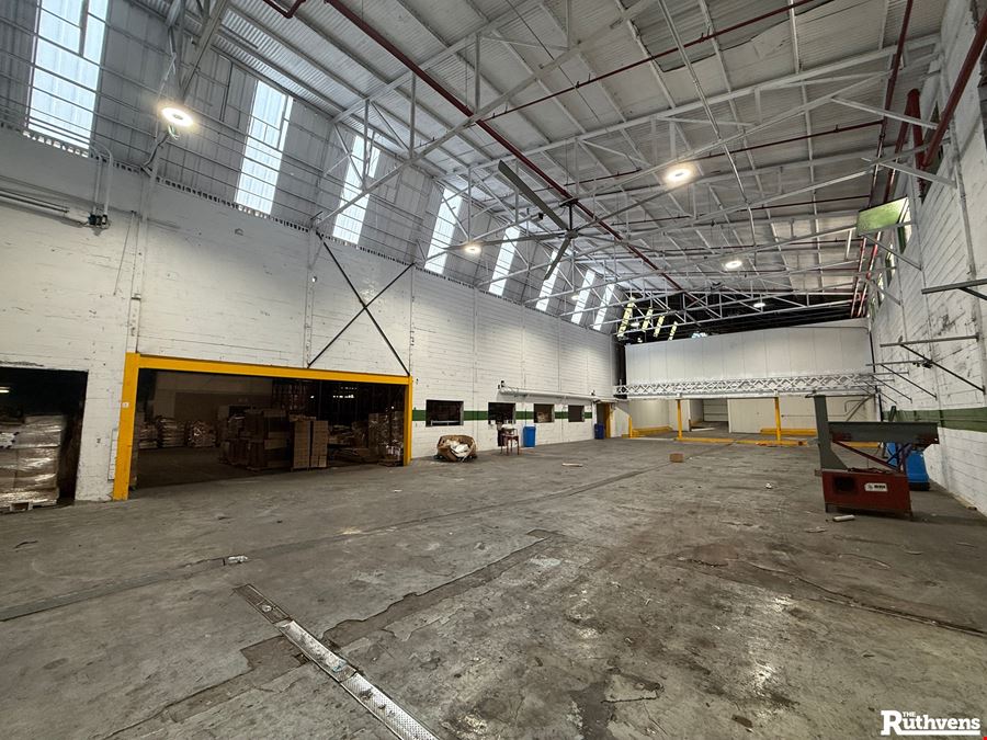 Warehouse and Yard in Central Florida