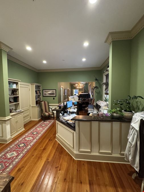 126 E Main St