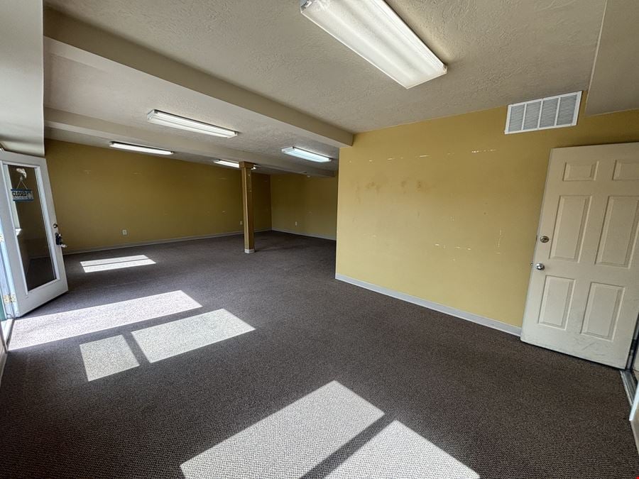 11521 W. Fairview Ave.