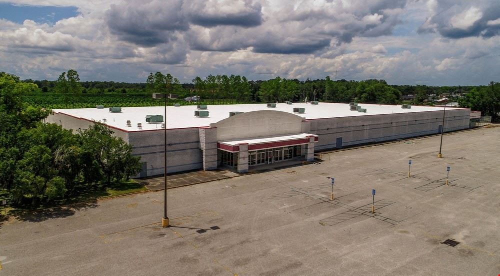 Former K Mart in Perry, FL