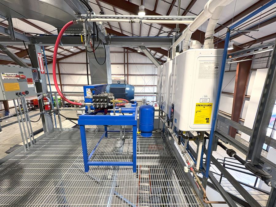 11,565 SF Flex Space - Sublease Available