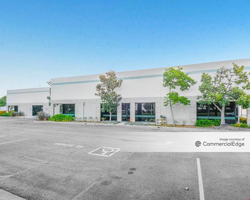 Calle Plano Business Center