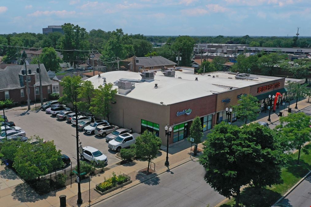 Multi-Tenant Retail Building with Parking Lot at 95th/Western in Chicago