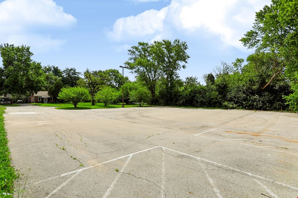Stand Alone Office Building For Sale / For Lease