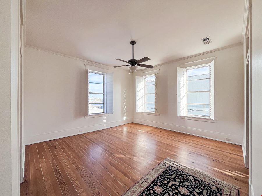 216 E Alamo Street