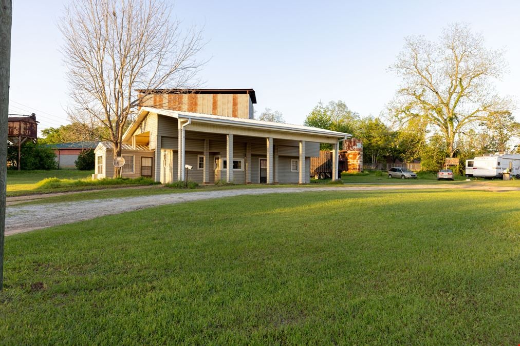 Leslie, Georgia - Cotton/Peanut Warehouses