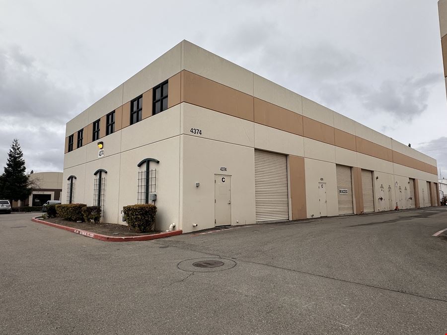 4374 Contractors Place