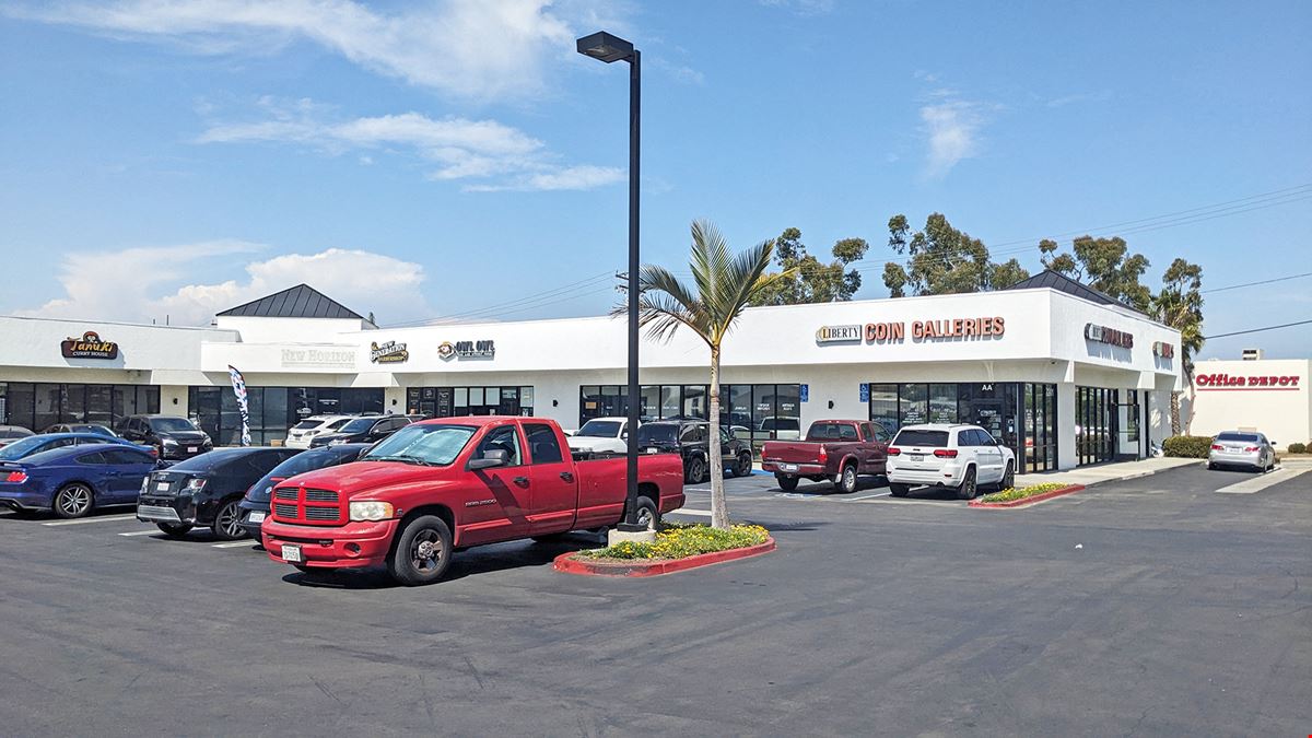 COSTCO ADJACENT RETAIL CENTER