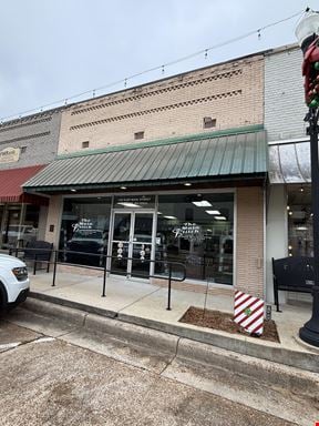 108 E Main St