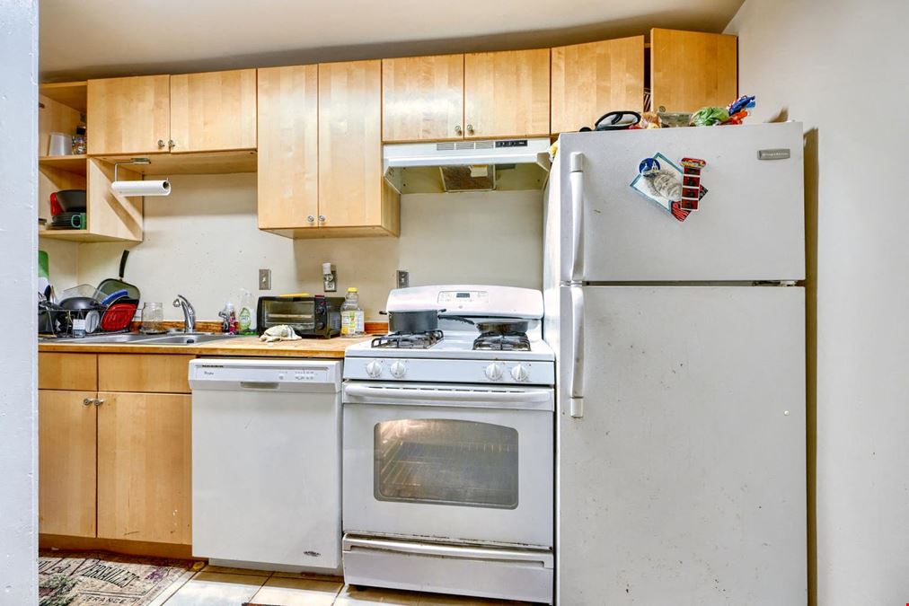 2106 Saint Paul St, 21218