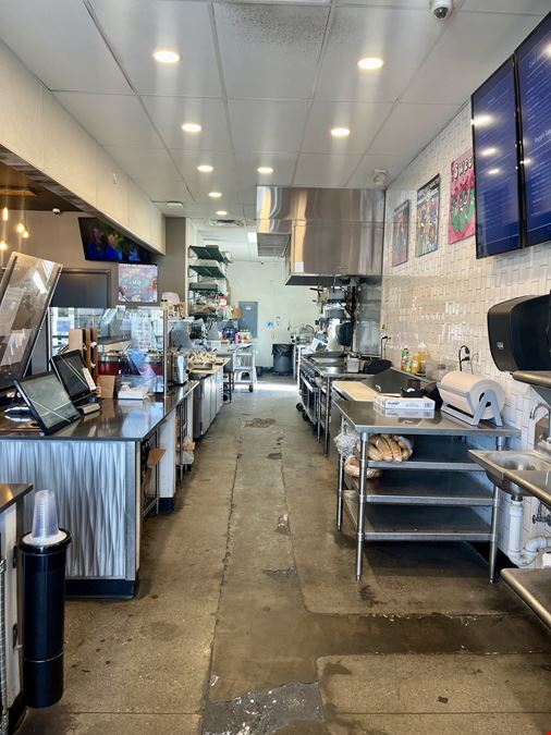 Endcap Turn Key Restaurant for SUBLEASE