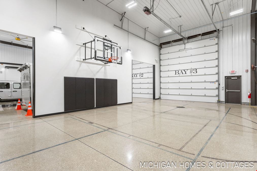 425 Douglas Ave